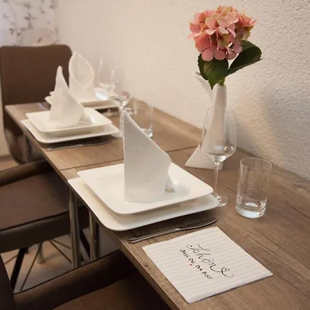 T&k Near Messe Fair Trade Duesseldorf Und Airport 2b *